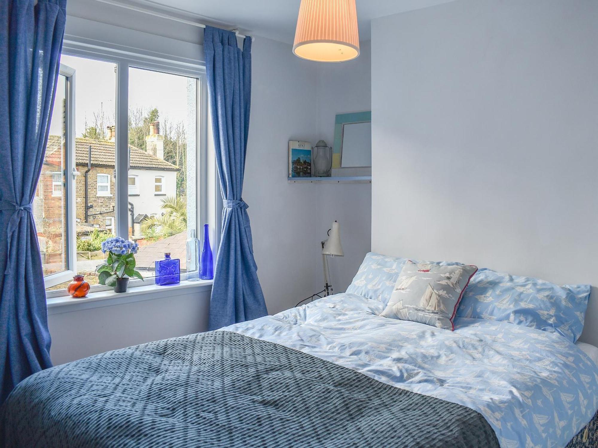 ברודסטיירס Blue Cottage מראה חיצוני תמונה